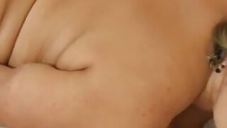 Bbw fucking herself